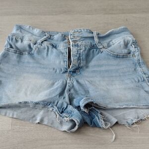 Wallflower Light Wash Triple-Button High-Rise Denim Shorts